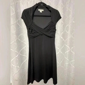 White House Black Market Dress Size 4 Structured Cinched Little Black dress